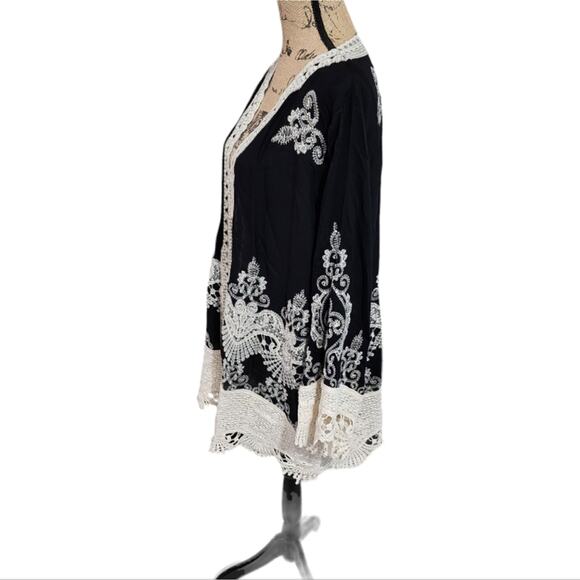 Solitaire Black And Cream Crocheted Lace Kimono Jacket Plus Size 2X New - Picture 3 of 8